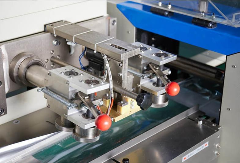 Mask packing machine 4 Mask packing machine 4